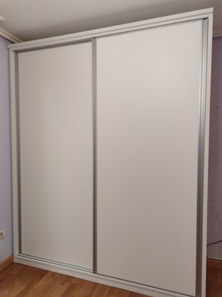 Armario Blanco gran capacidad puertas correderas