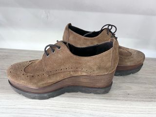 Zapatos de cuero con cordones