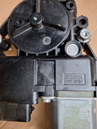Motor elevalunas Hyundai i30 Izquierdo Delantero