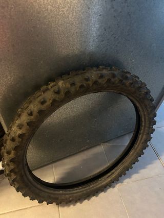 Neumático Enduro 90/100-21