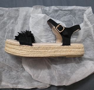 Sandalias Zapshop con flecos y mimbre