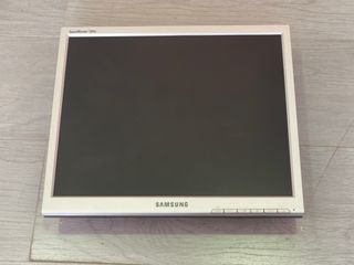 Samsung SyncMaster 720N Monitor