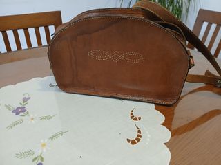 Bolso de cuero marrón
