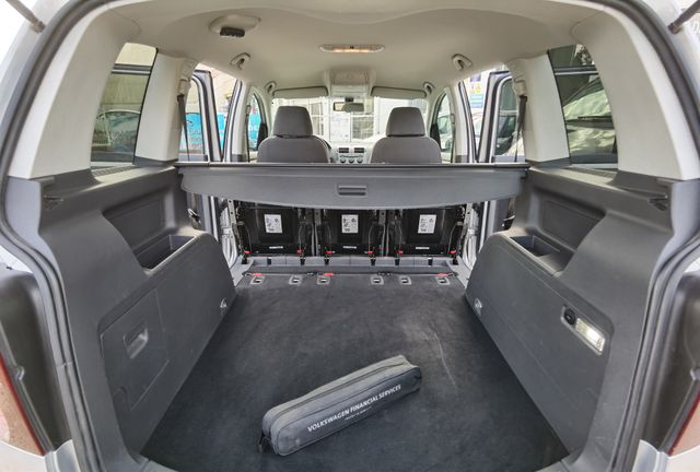 Volkswagen Touran DSG - Etiqueta C