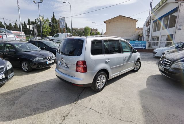 Volkswagen Touran DSG - Etiqueta C