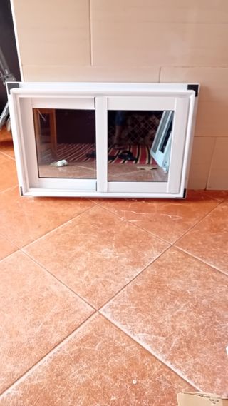 Ventanas correderas blancas