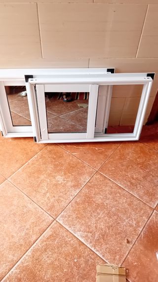 Ventanas correderas blancas