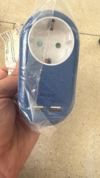 Adaptador Enchufe con 2 Puertos USB