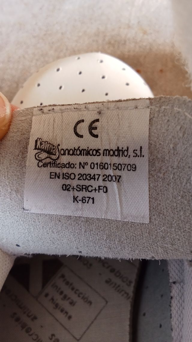 Zapatos de trabajo blancos de mujer, seminuevo.