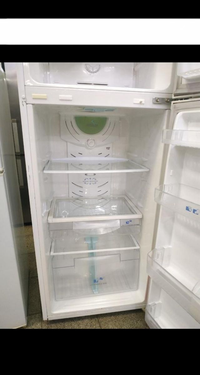 Nevera LG pequeña 163x60cm