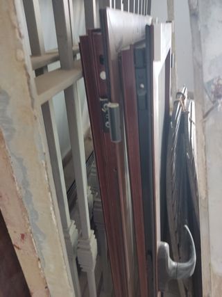 Ventanas con medio punto, rejas y persianas