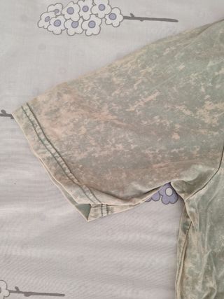 Camiseta verde con estampado de moto