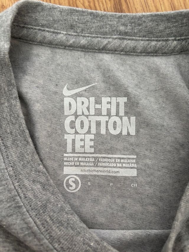 Camiseta Nike Dry Fit Gris