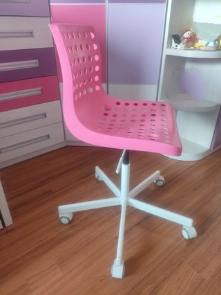 Silla de estudio rosa y blanca