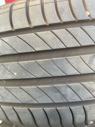 Neumático  225/55 R16 