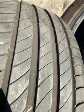 Neumático  225/55 R16 
