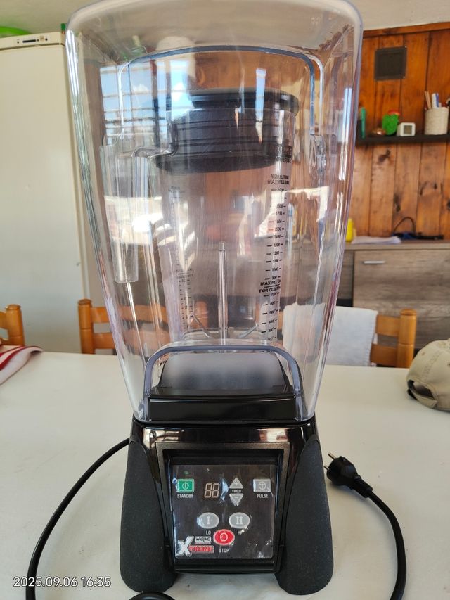 Licuadora Waring MX1100 con dos jarras