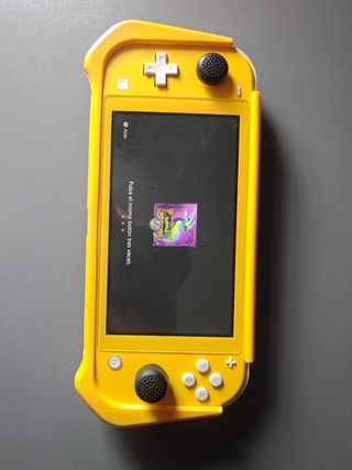 Nintendo Switch Lite Amarillo + Juego Starlink