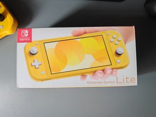 Nintendo Switch Lite Amarillo + Juego Starlink
