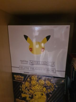 Caja Elite Trainer Celebrations Pokémon