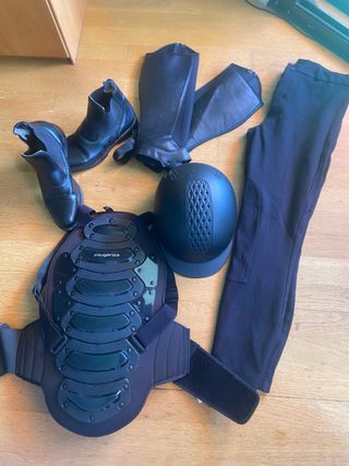 Equipación Hípica Completa: Casco, Botas y Más