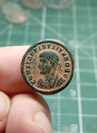 Moneda romana - Constantino II - PROVIDENTIAE CAES