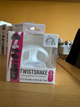 2 Biberones Twistshake Pro + Tetinas S (Nuevos)