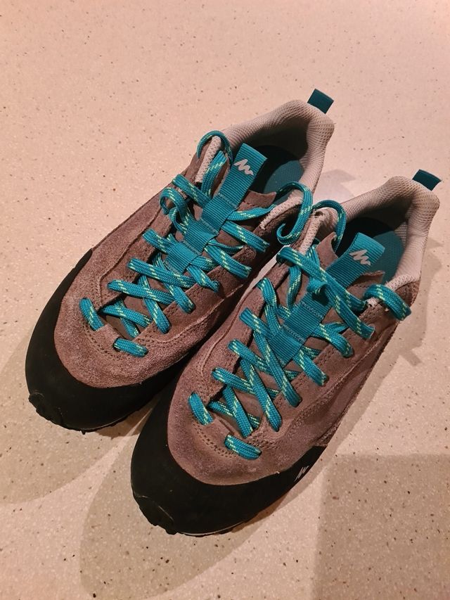 Zapatillas Quechua grises y turquesa