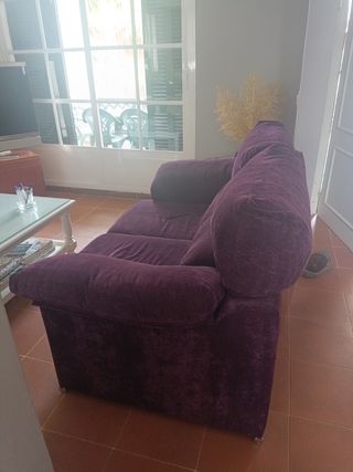 Sofás grandes de tela morado (precio es por los 2)