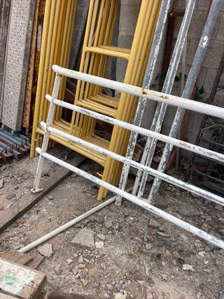 Barandilla metálica blanca