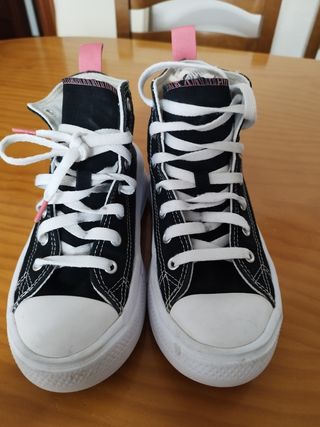 Zapatillas Converse Negras y Rosas