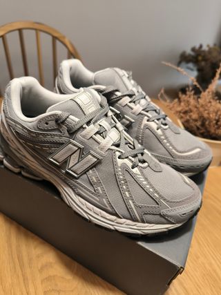 Zapatillas New Balance 1906 Gris