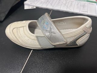 Zapatos Geox niña blancos