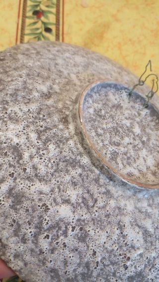 Piatto antico in ceramica decorato