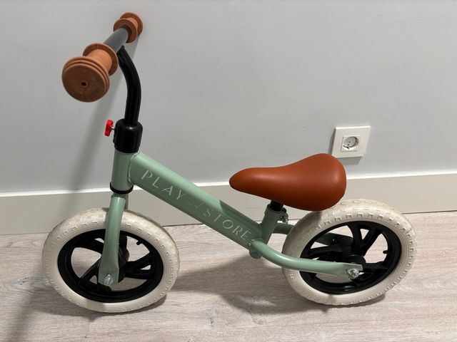 Bicicleta de equilibrio Play and Store