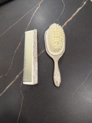 Cepillo y peine antiguo plateado
Para bebes 