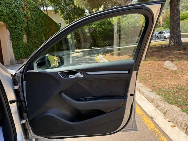 AUDI RS3 Sedán Black Line 2.5TFSI 400cv