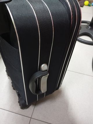 Maleta de viaje negra