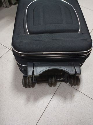 Maleta de viaje negra