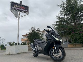 KYMCO AK 550