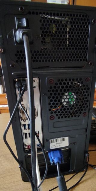 PC iqwo Negro pequeño, para cole, negocio, u otro