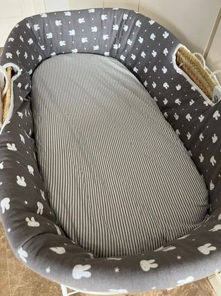 Moisés mimbre con soporte y ruedas
