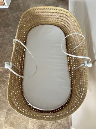 Moisés mimbre con soporte y ruedas
