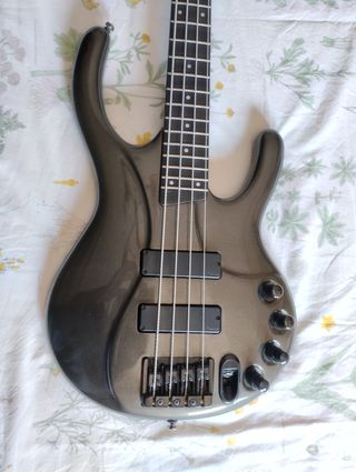 Bajo Ibanez Ergodyne EDC700