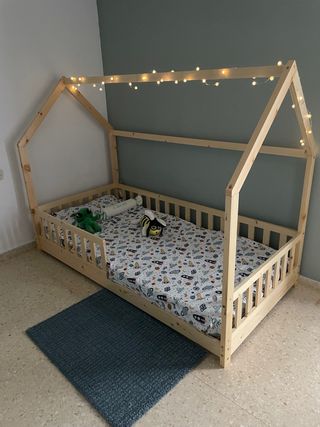 Cama Montessori casi nueva con colchón