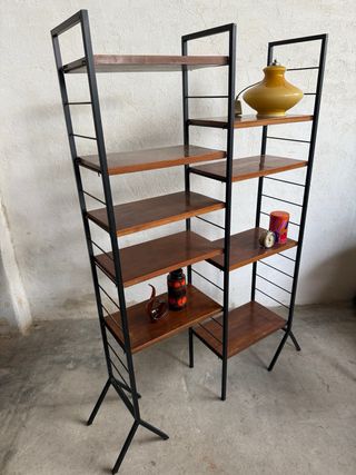 Estantería Metálica y Madera