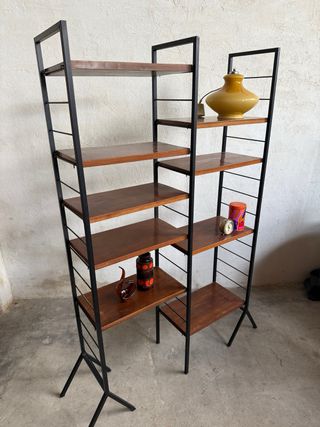 Estantería Metálica y Madera