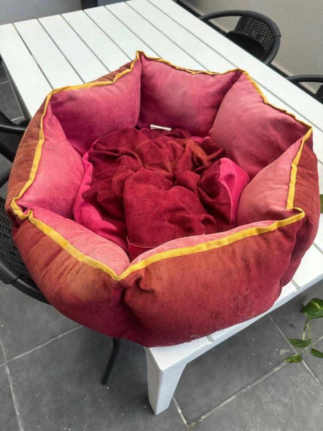 Cama para mascotas suave y cómoda