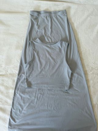 Conjunto Top y Falda Gris
