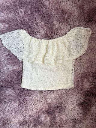 Blusa blanca de encaje